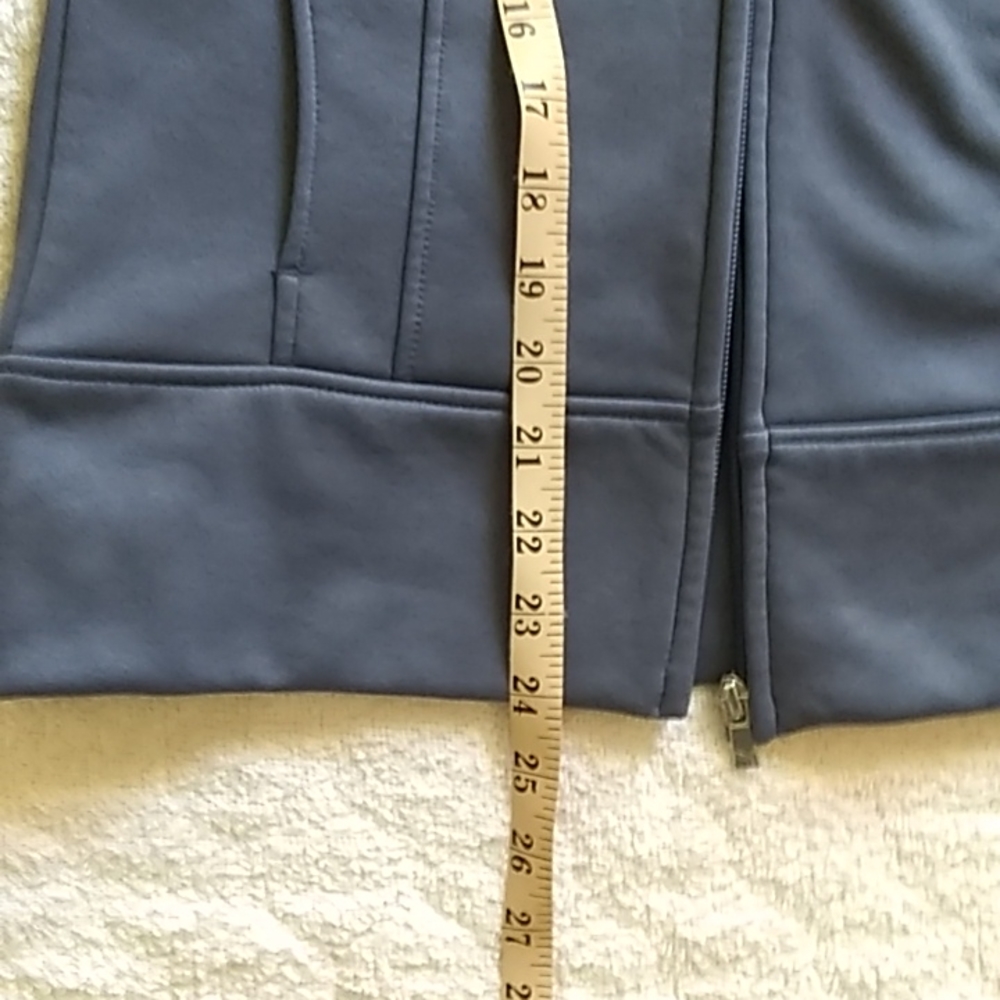 Puma jacket - Picture 7 of 7